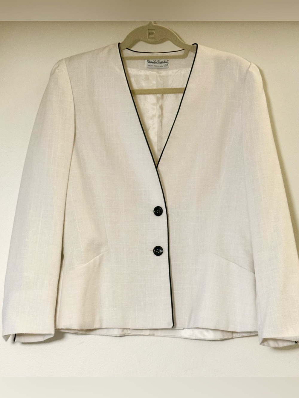 DIANE VON FURSTENBERG Cream Blazer with Black Trim SEE SIZE NOTE